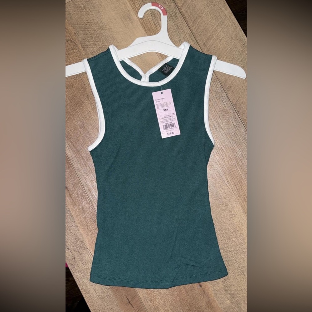 Women's Green Sleeveless Top